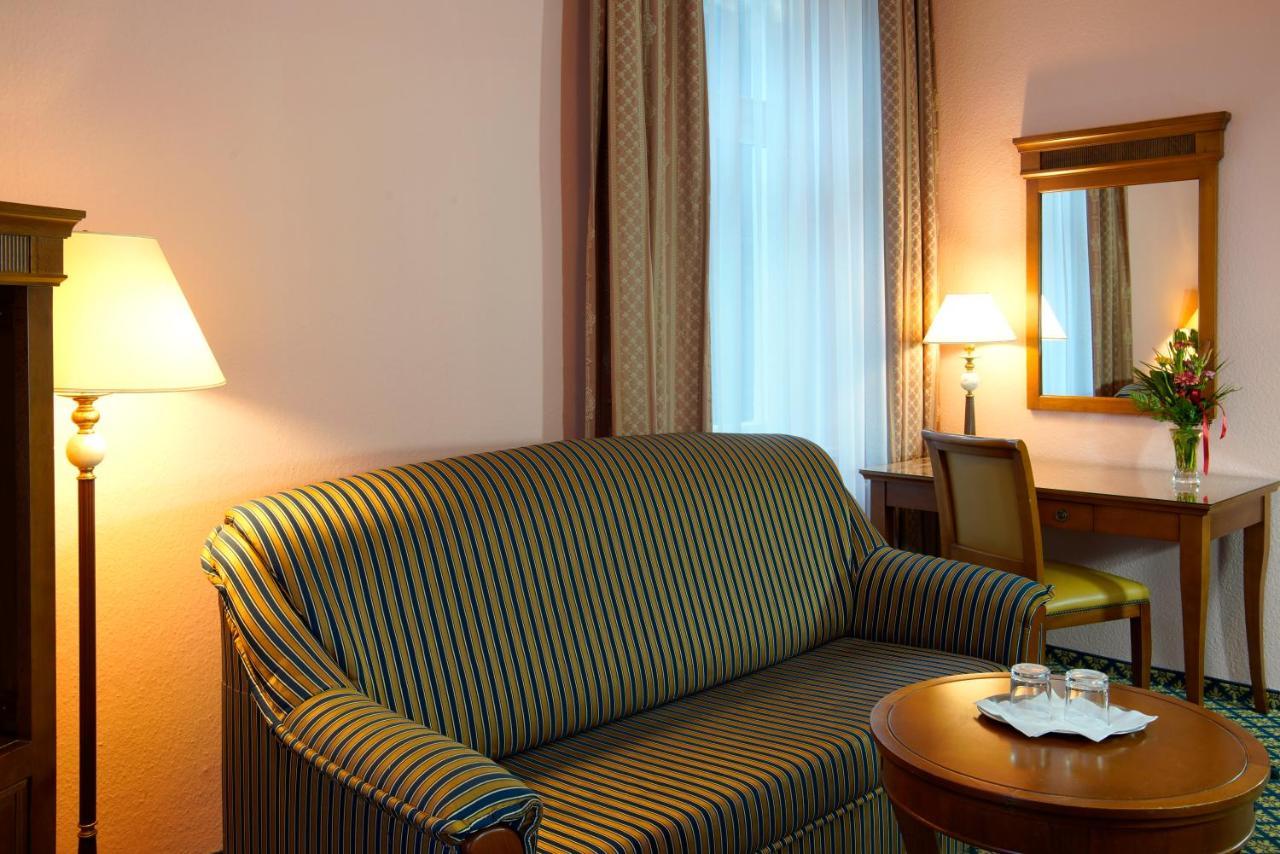 Hotel Villa Lauretta Karlowe Wary Zewnętrze zdjęcie